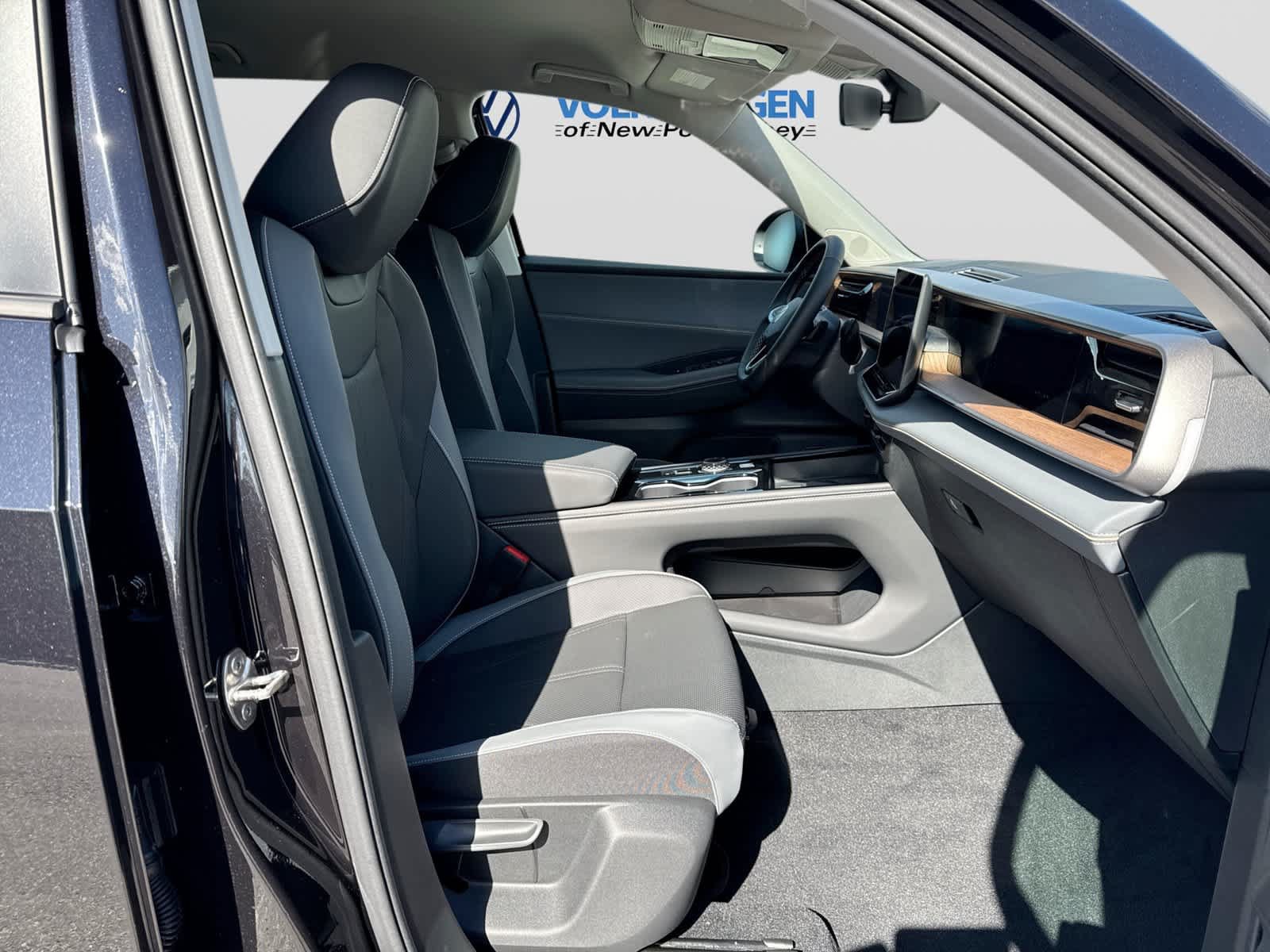 New 2027 Volkswagen Atlas SE FWD image 27
