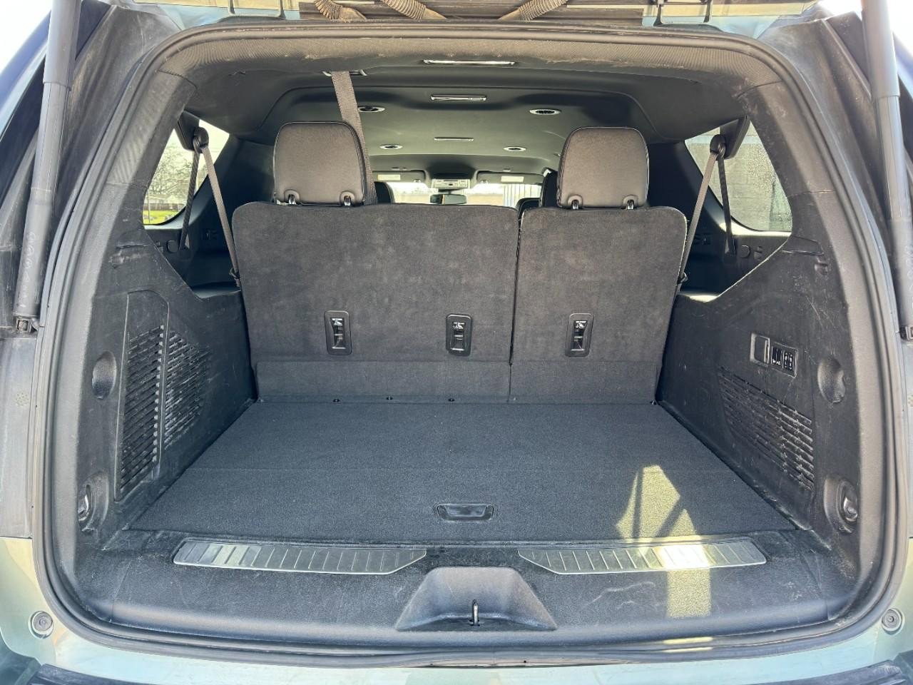 Used 2023 Chevrolet Suburban Premier AWD/4WD image 6