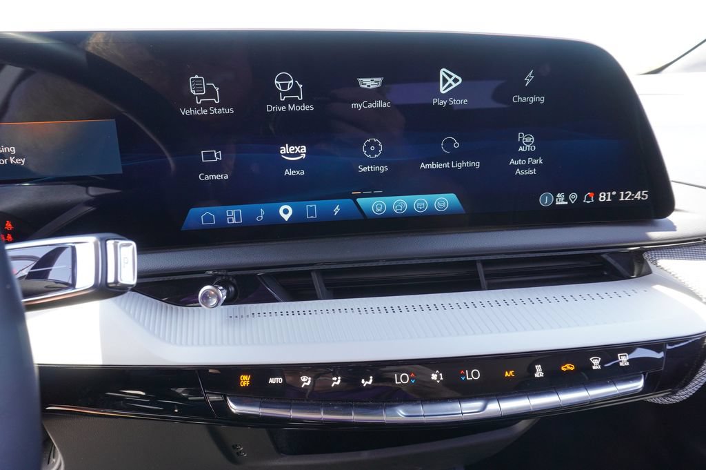 Certified 2025 Cadillac Optiq Luxury 2 AWD/4WD image 20