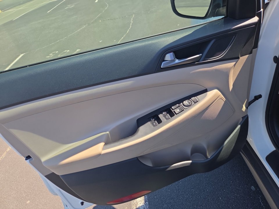 Used 2017 Hyundai Tucson SE image 36