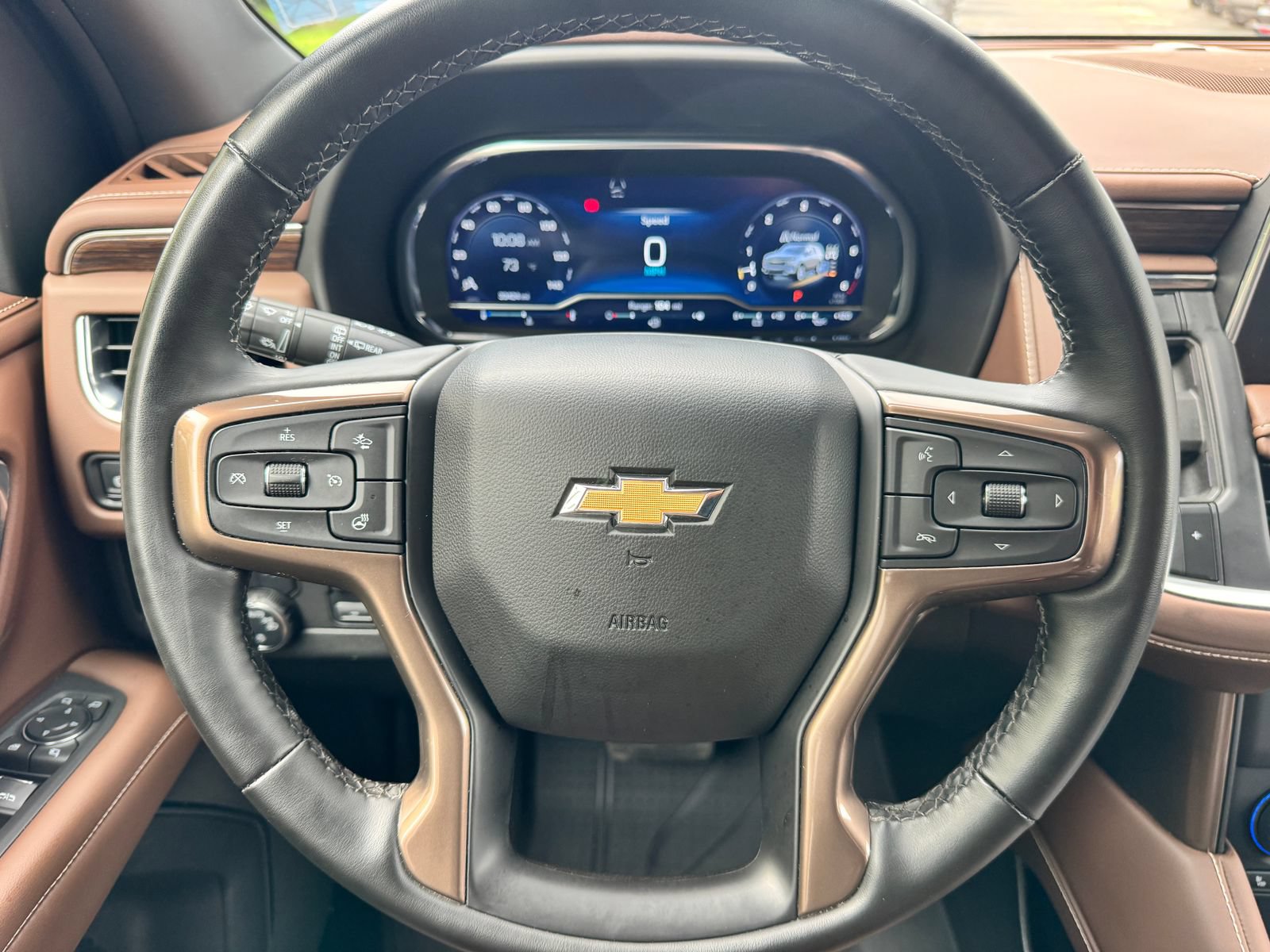 Used 2024 Chevrolet Suburban High Country AWD/4WD image 16