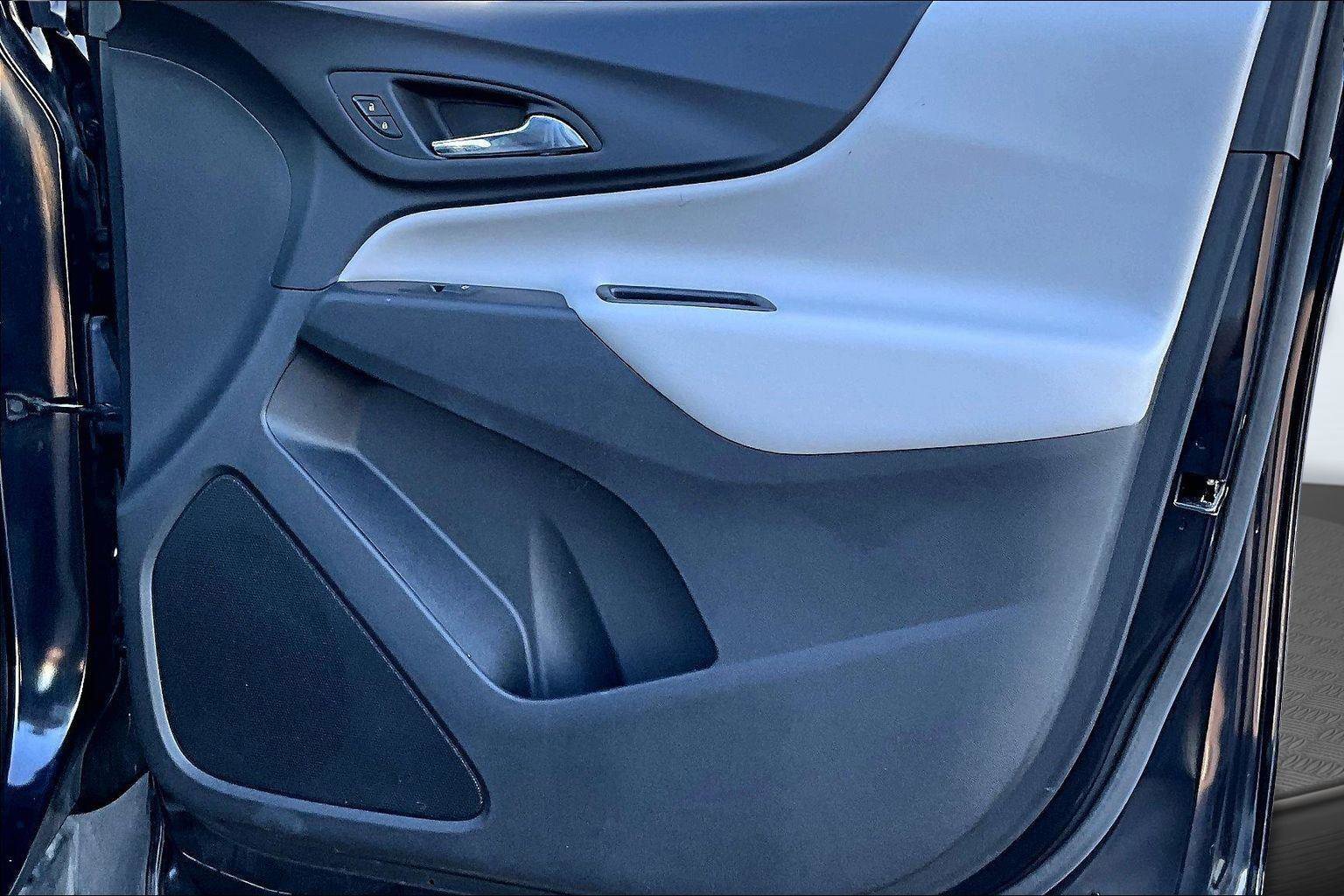 Used 2020 Chevrolet Equinox LS w/ LS Convenience Package image 25