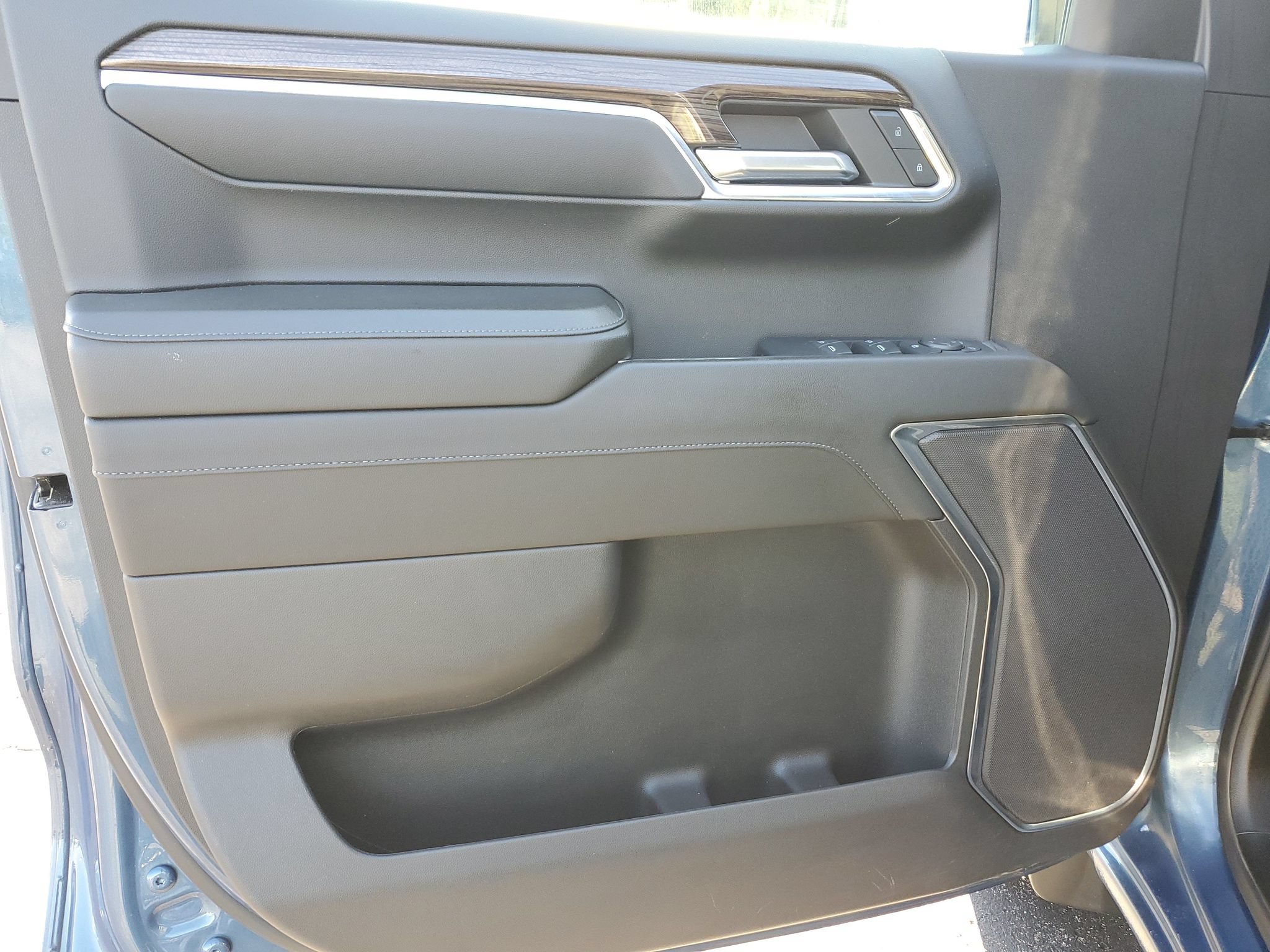 Used 2024 Chevrolet Silverado 1500 LT AWD/4WD image 12