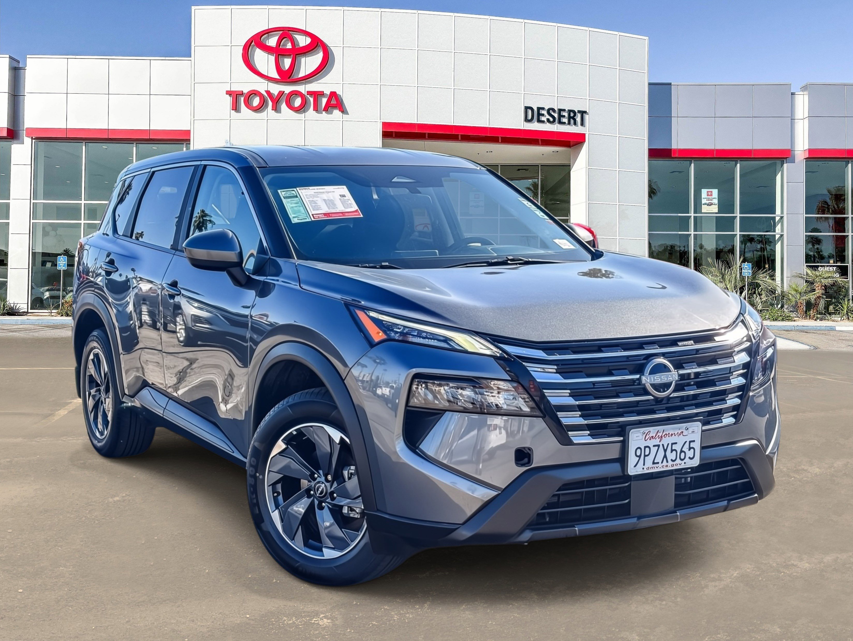 Used 2025 Nissan Rogue SV FWD video 1