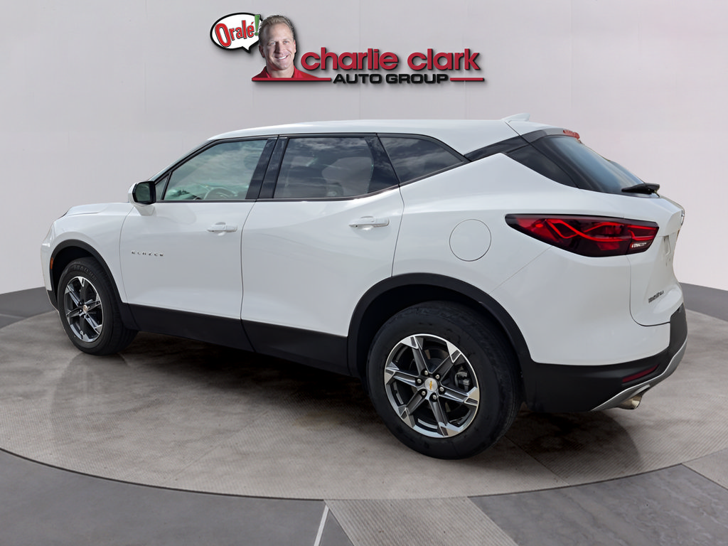 Used 2025 Chevrolet Blazer LT AWD/4WD image 3