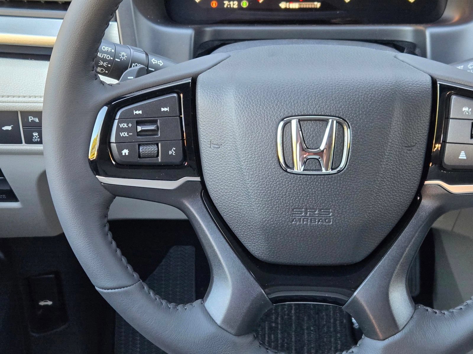 New 2026 Honda Odyssey Touring image 15