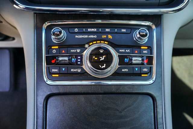 Used 2019 Lincoln Continental Select image 15