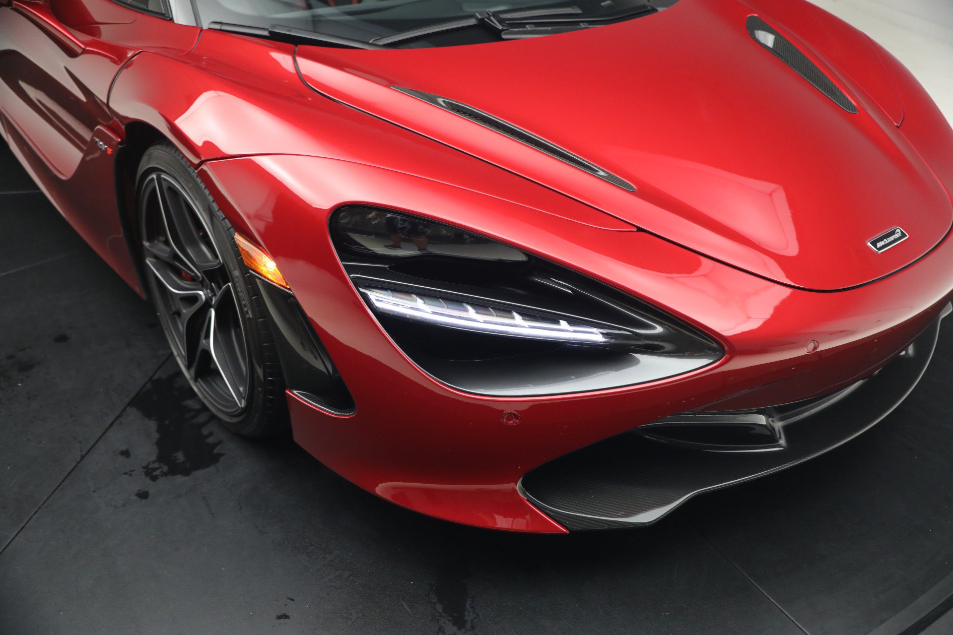 Used 2019 McLaren 720S Performance RWD image 37