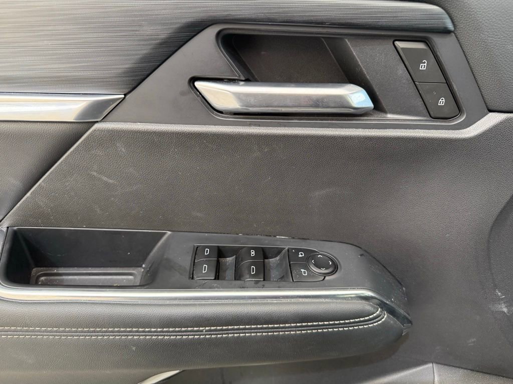 Used 2025 GMC Acadia Elevation image 15