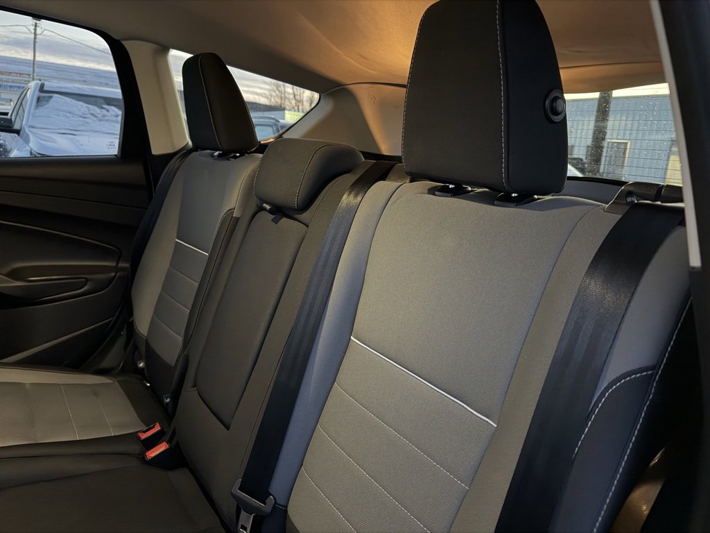 Used 2015 Ford Escape SE image 32