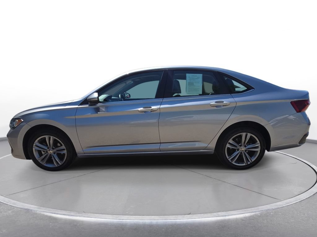 Used 2024 Volkswagen Jetta SE FWD image 8