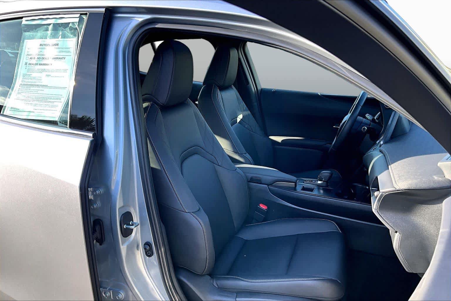 Used 2026 Lexus UX 300h FWD w/ Accessory Package (Z2) image 8