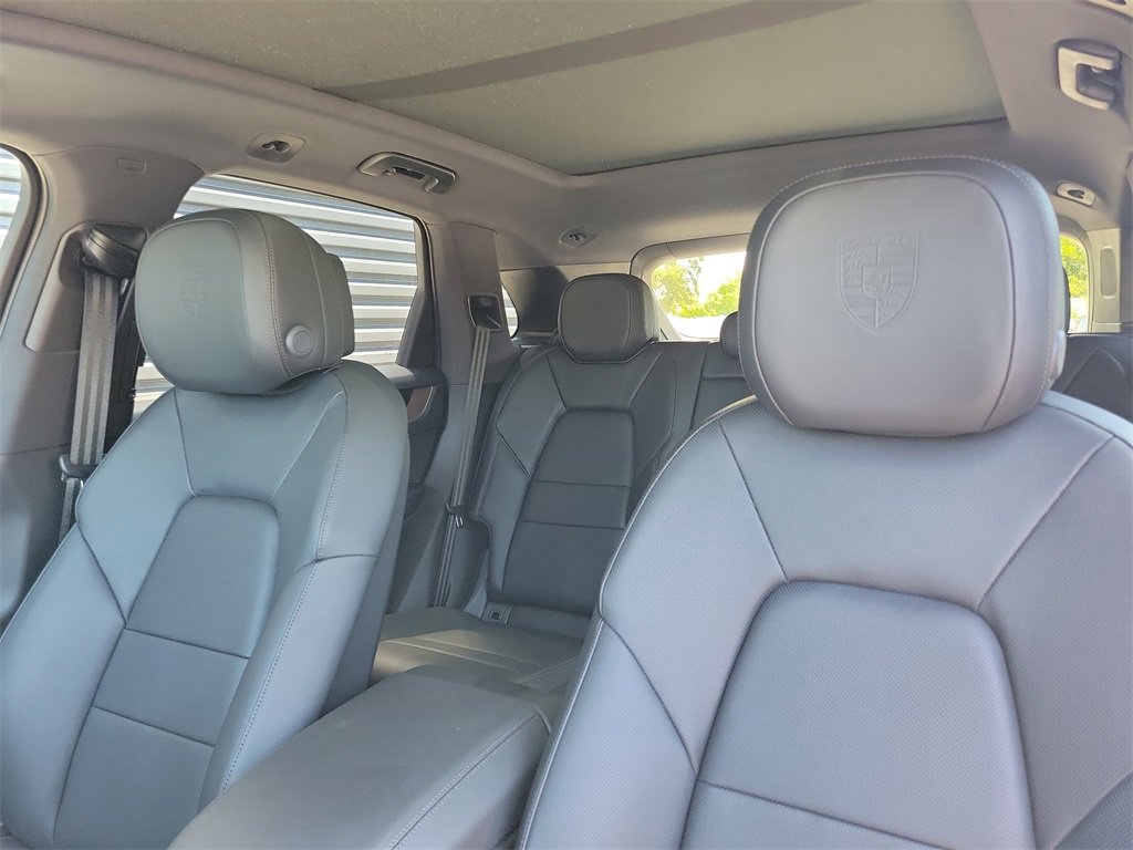 New 2025 Porsche Cayenne E-Hybrid image 5