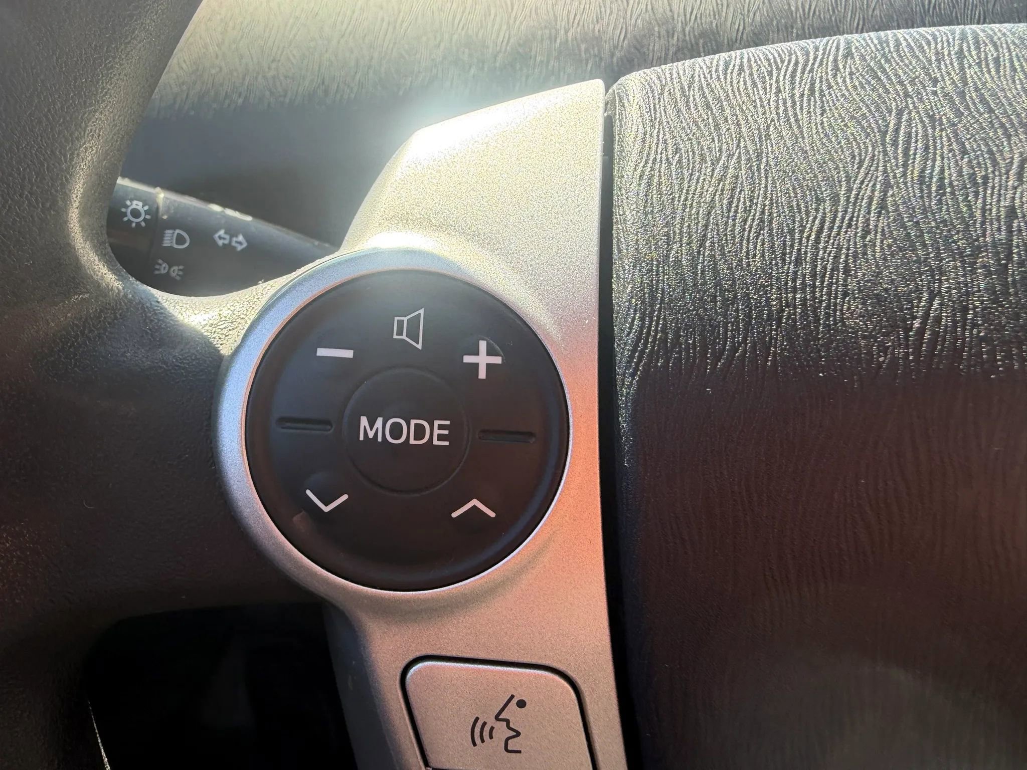 Used 2010 Toyota Prius Five FWD image 19