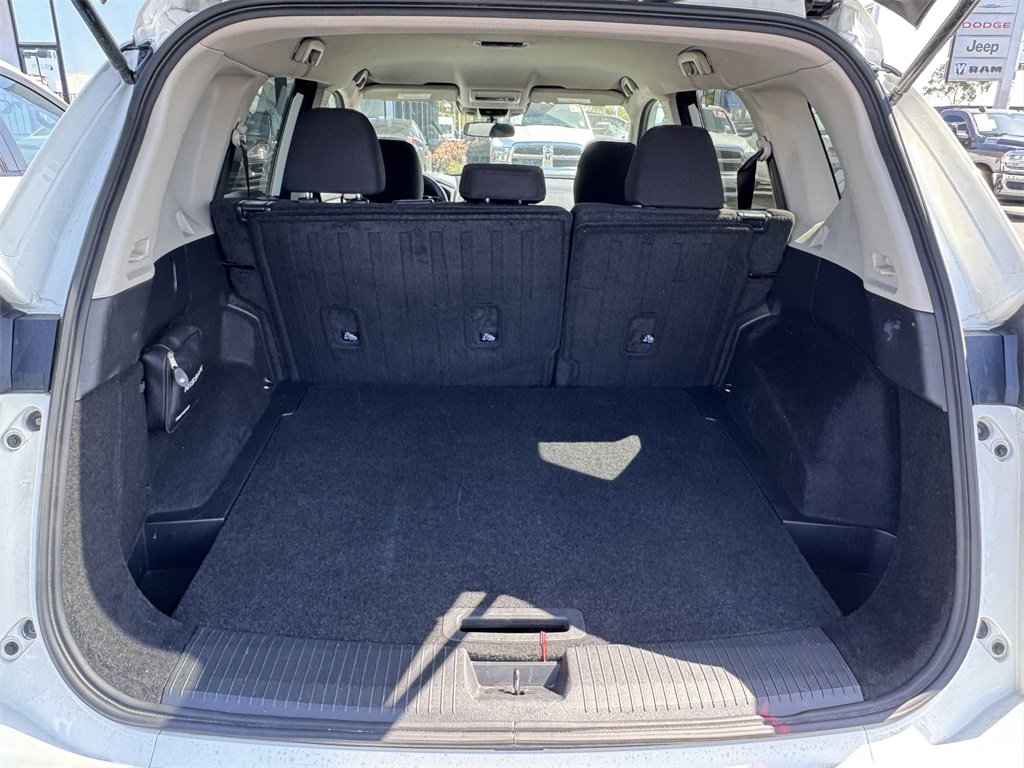 Used 2024 Nissan Rogue S image 4