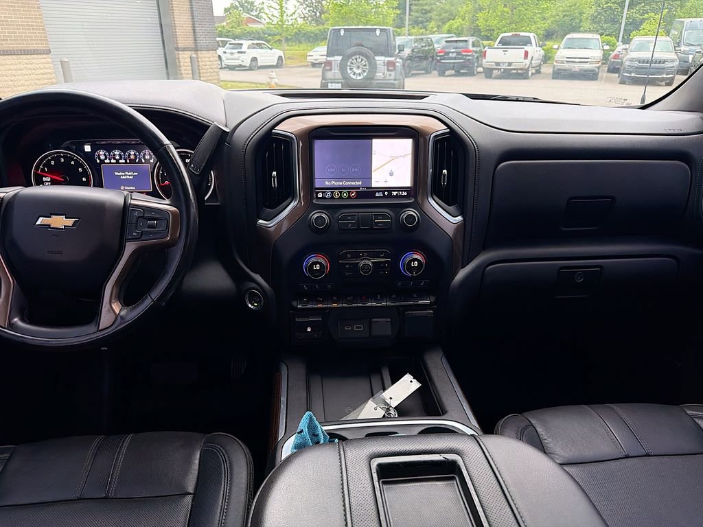 Used 2019 Chevrolet Silverado 1500 High Country w/ Technology Package AWD/4WD image 18