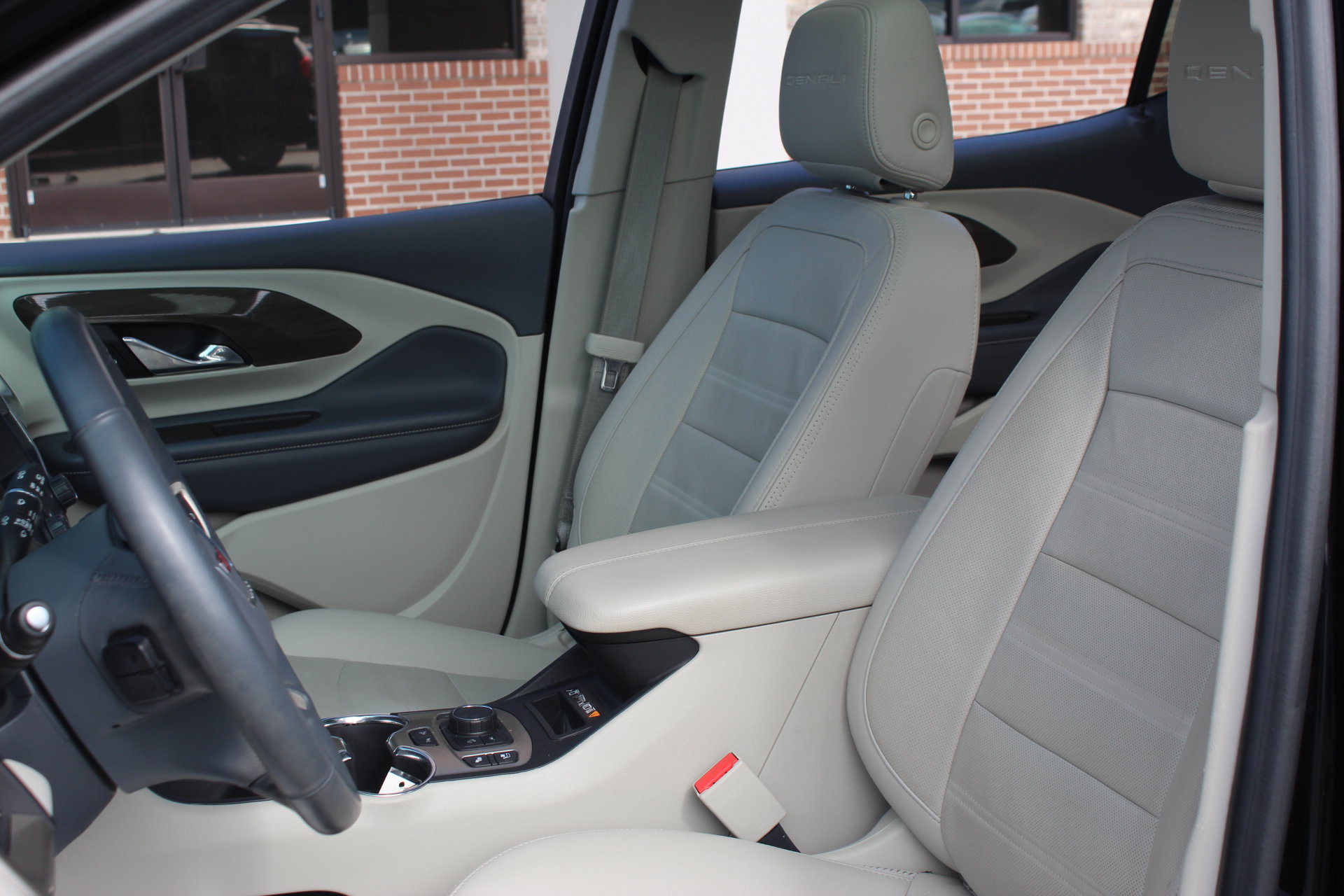 Used 2023 GMC Terrain Denali w/ Black Diamond Edition AWD/4WD image 15