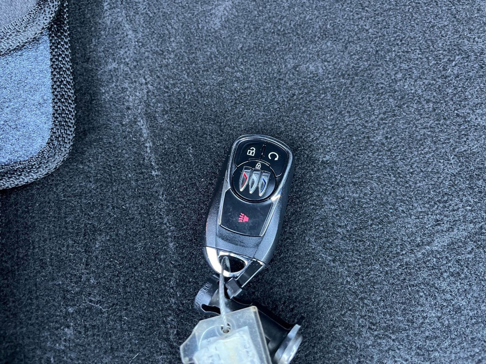 Used 2025 Buick Envista Sport Touring image 22