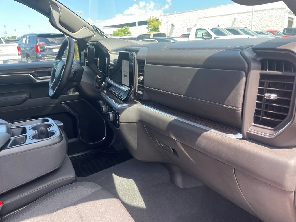 Used 2026 Chevrolet Silverado 1500 LT AWD/4WD image 31