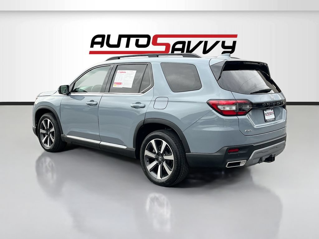 Used 2023 Honda Pilot Touring image 5