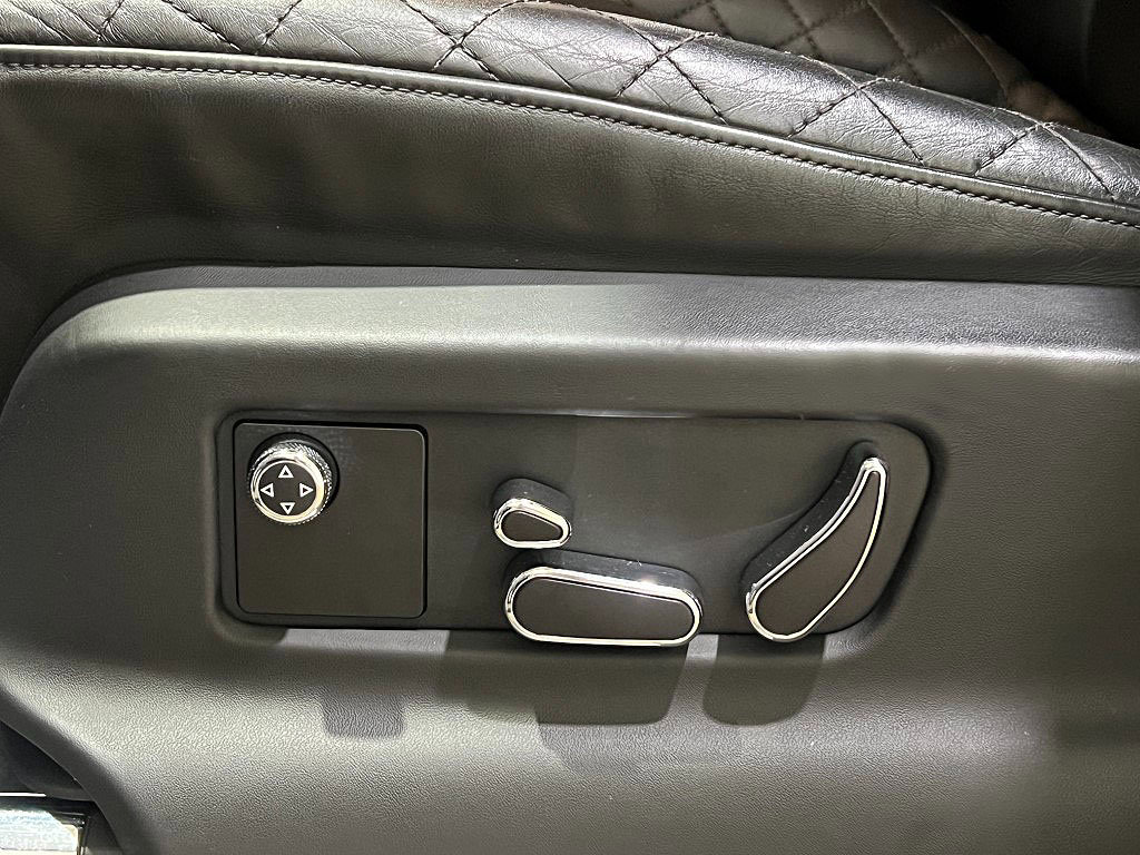 Used 2019 Bentley Bentayga image 26