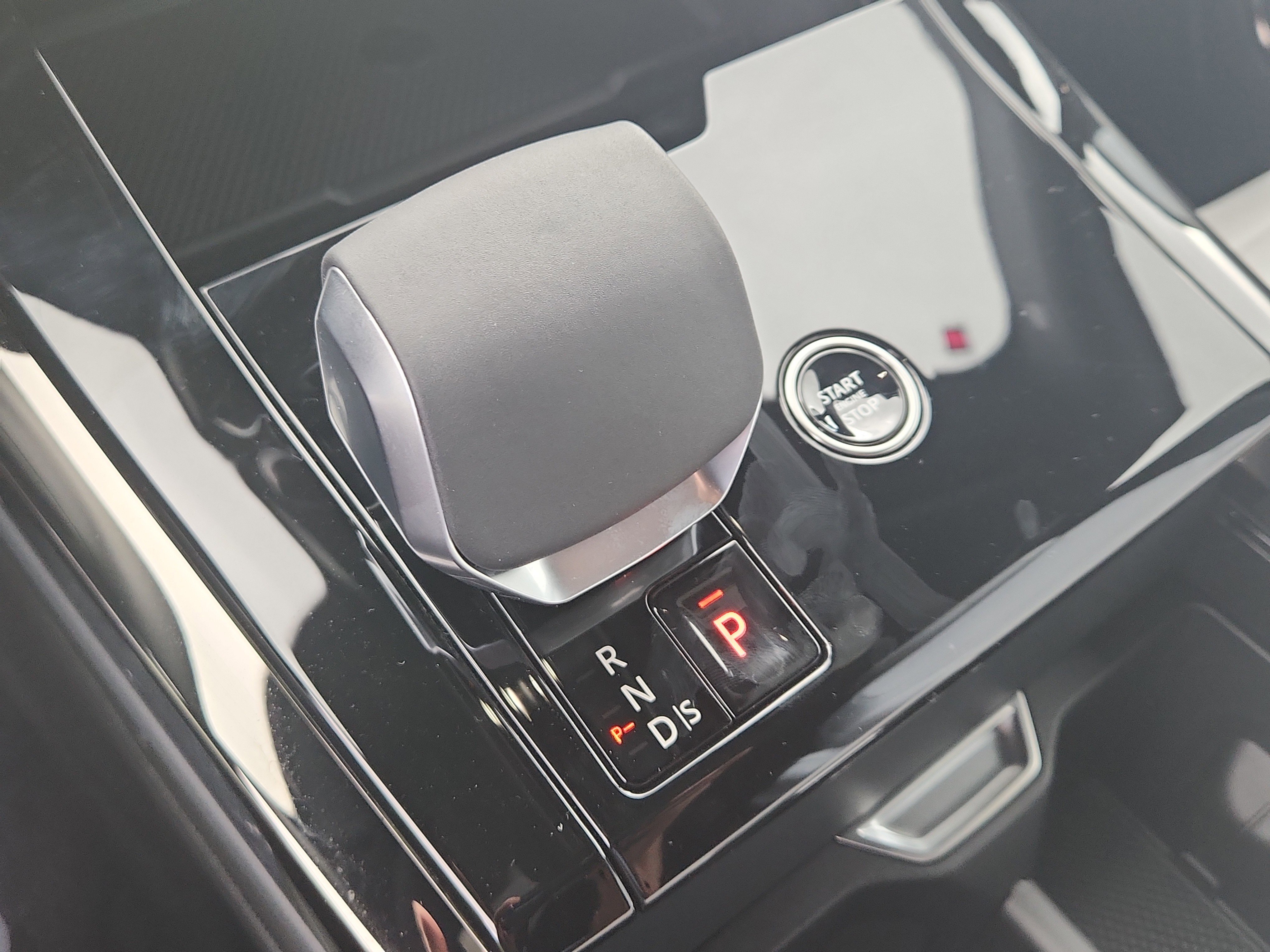 New 2025 Land Rover Range Rover Sport SE image 27