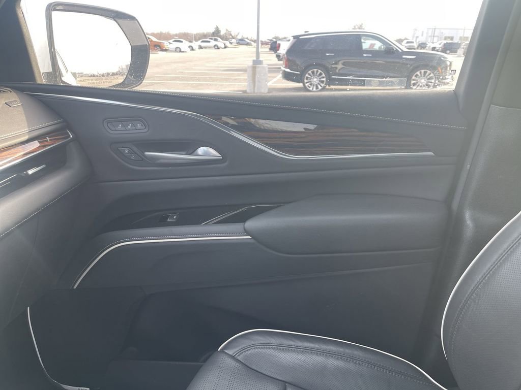 Used 2024 Cadillac Escalade Premium Luxury image 22
