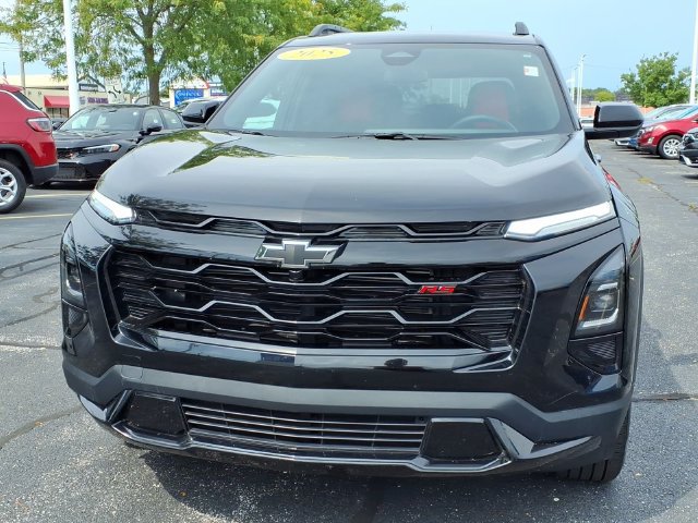 Used 2025 Chevrolet Equinox RS AWD/4WD image 2