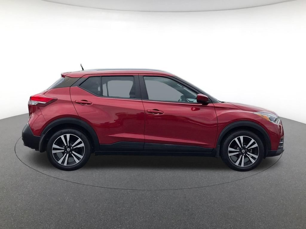 Used 2018 Nissan Kicks SV FWD image 4
