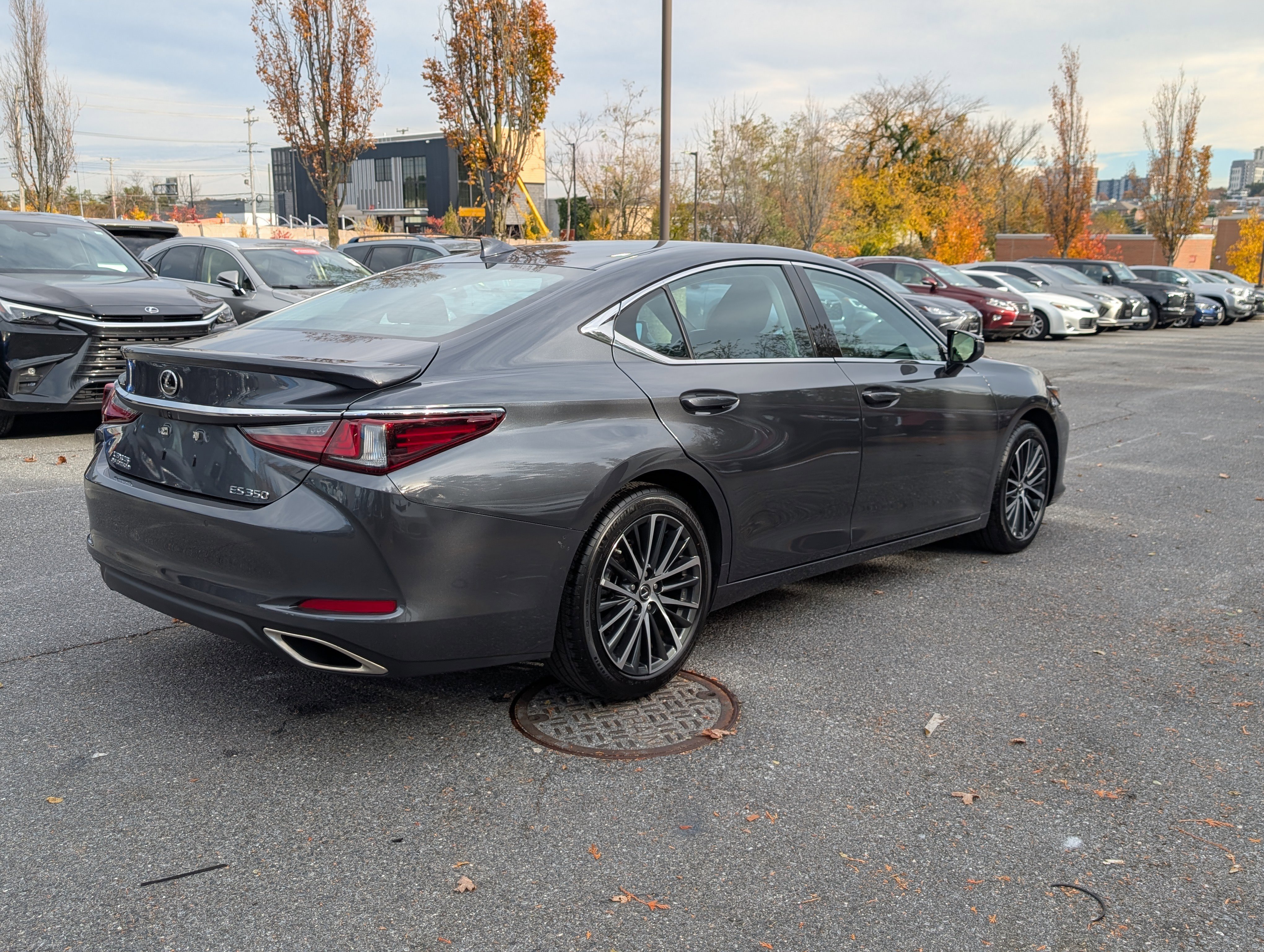 Certified 2025 Lexus ES 350 w/ Premium Package image 3