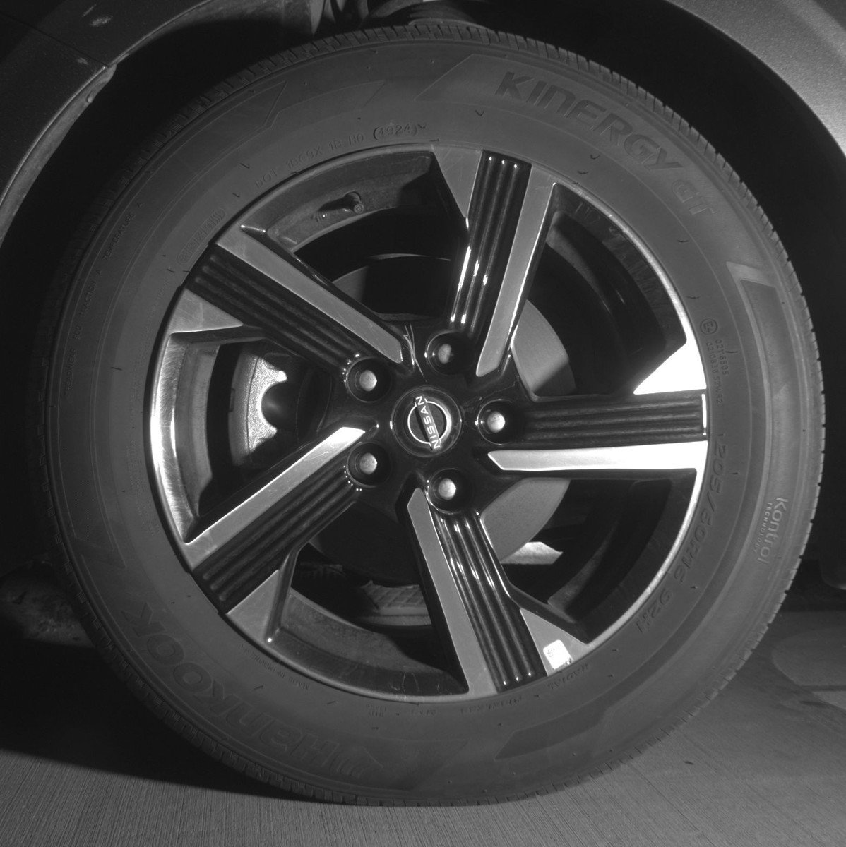Used 2025 Nissan Sentra SV FWD image 12