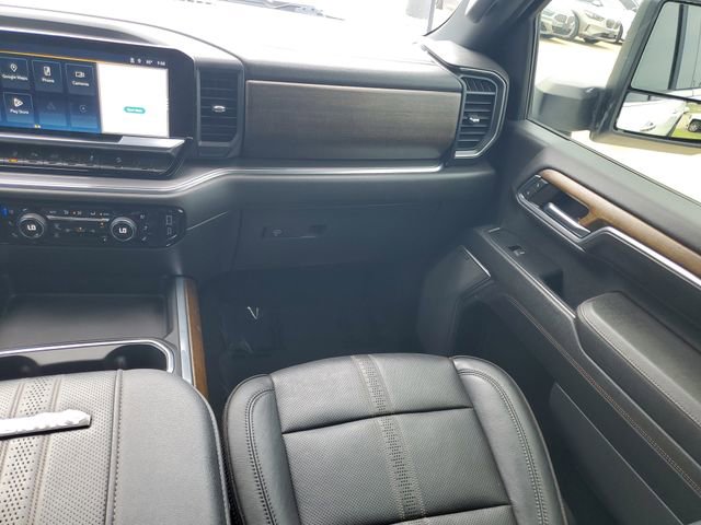 Used 2024 Chevrolet Silverado 3500 High Country w/ Technology Package AWD/4WD image 32