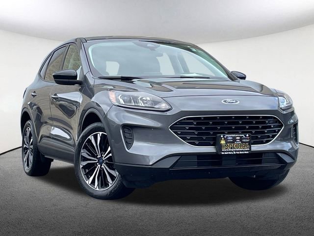 Certified 2021 Ford Escape SE w/ SE Sport Appearance Package image 3