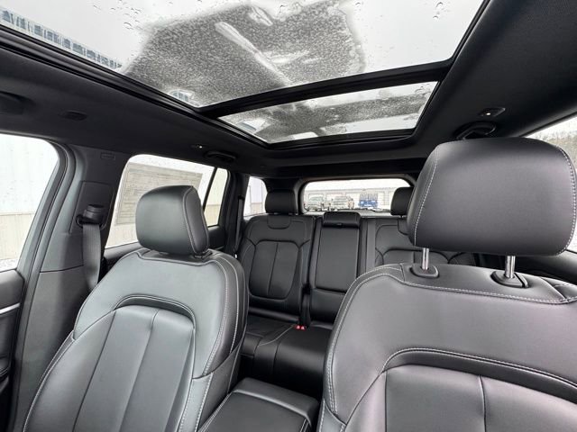 New 2025 Jeep Grand Cherokee Limited 4xe w/ Trailer Tow Package image 16