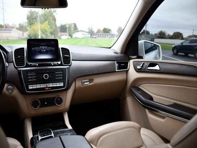 Used 2017 Mercedes-Benz GLS 550 4MATIC image 20