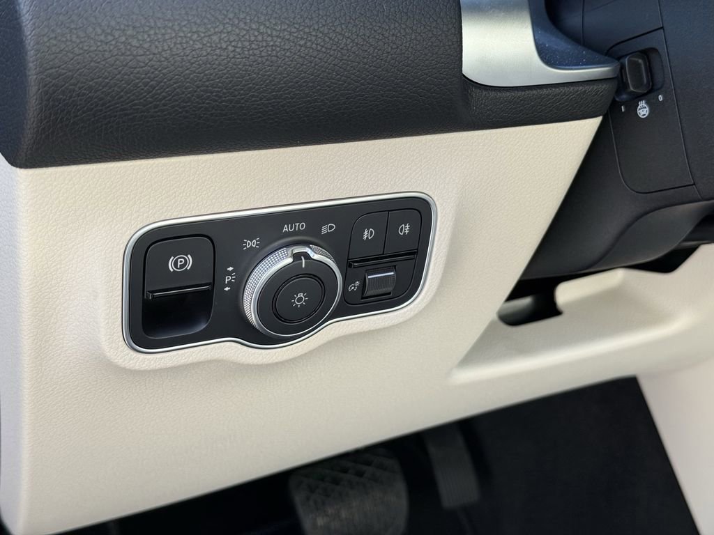 New 2026 Mercedes-Benz GLB 250 4MATIC image 16