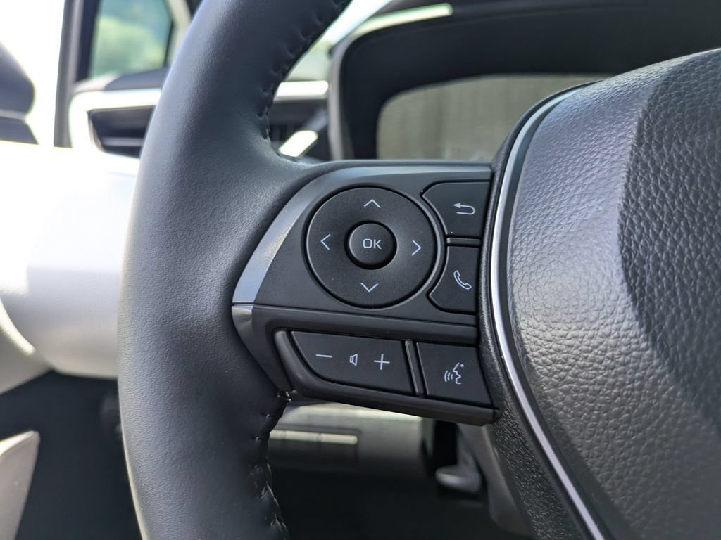 Used 2025 Toyota Corolla SE FWD image 25