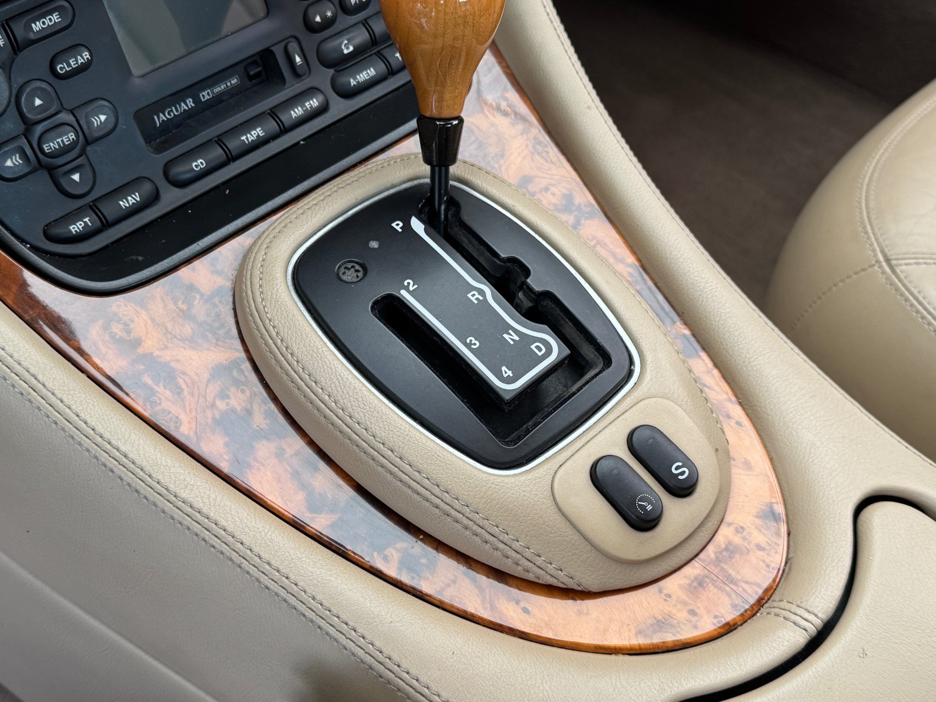Used 2001 Jaguar XJ8 RWD image 45