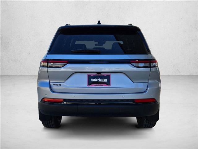 New 2025 Jeep Grand Cherokee Laredo image 8