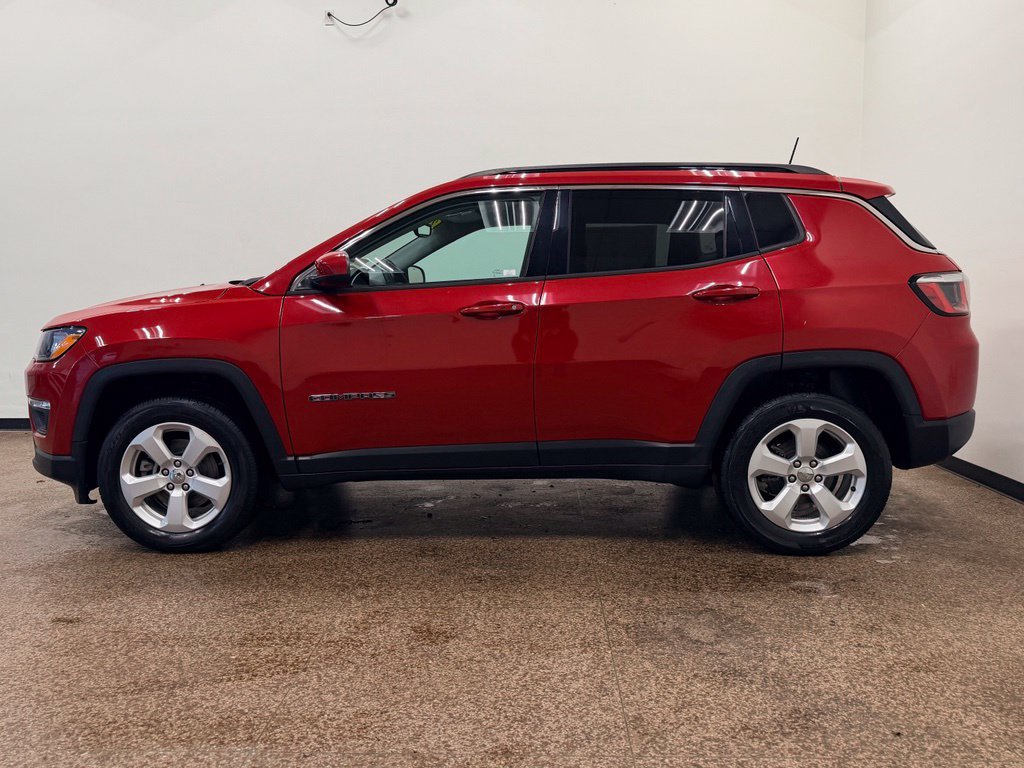 Used 2018 Jeep Compass Latitude w/ Popular Equipment Group AWD/4WD image 2