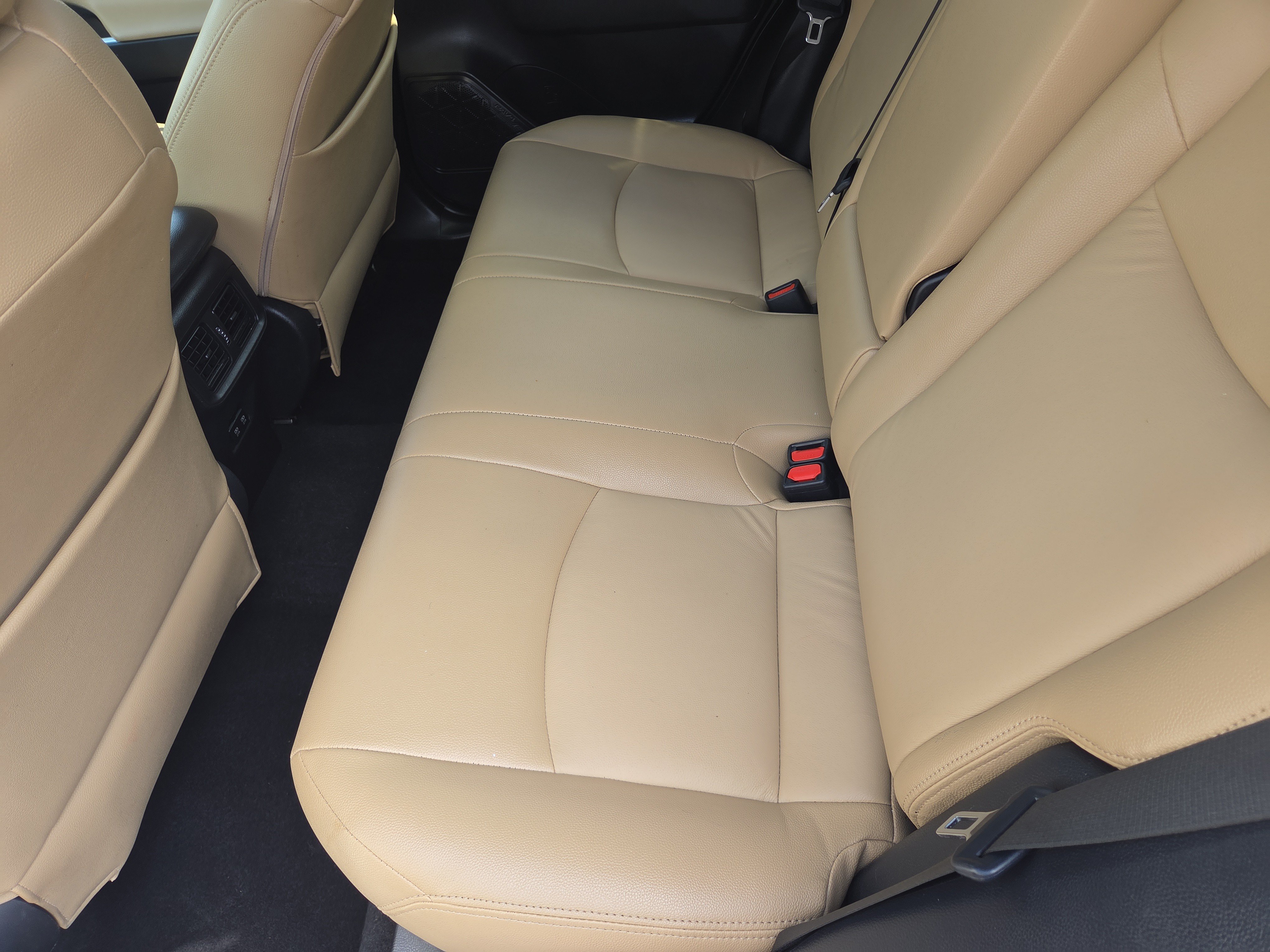 Certified 2021 Toyota RAV4 XLE w/ XLE Grade Weather Package AWD/4WD image 19
