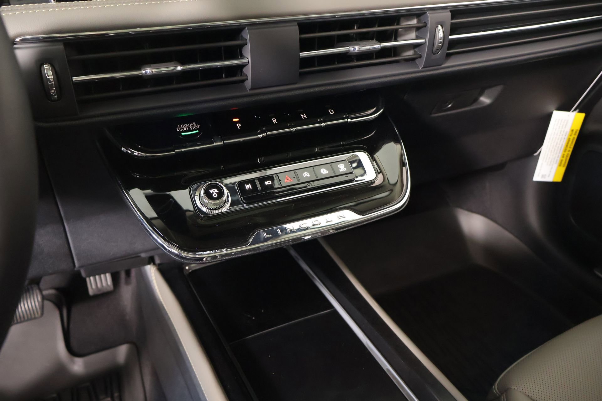 New 2026 Lincoln Corsair Premiere image 9