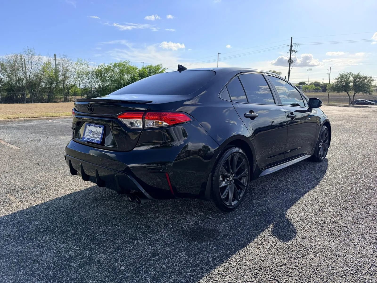 Used 2025 Toyota Corolla SE FWD image 4