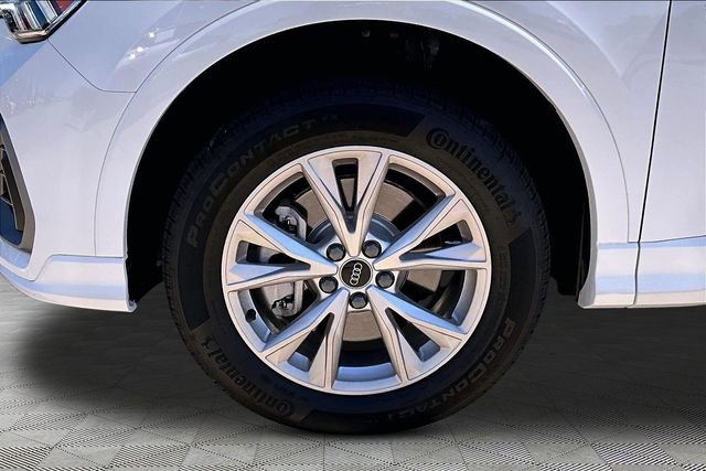 Used 2025 Audi Q3 2.0T Premium Plus w/ Premium Plus Package AWD/4WD image 8