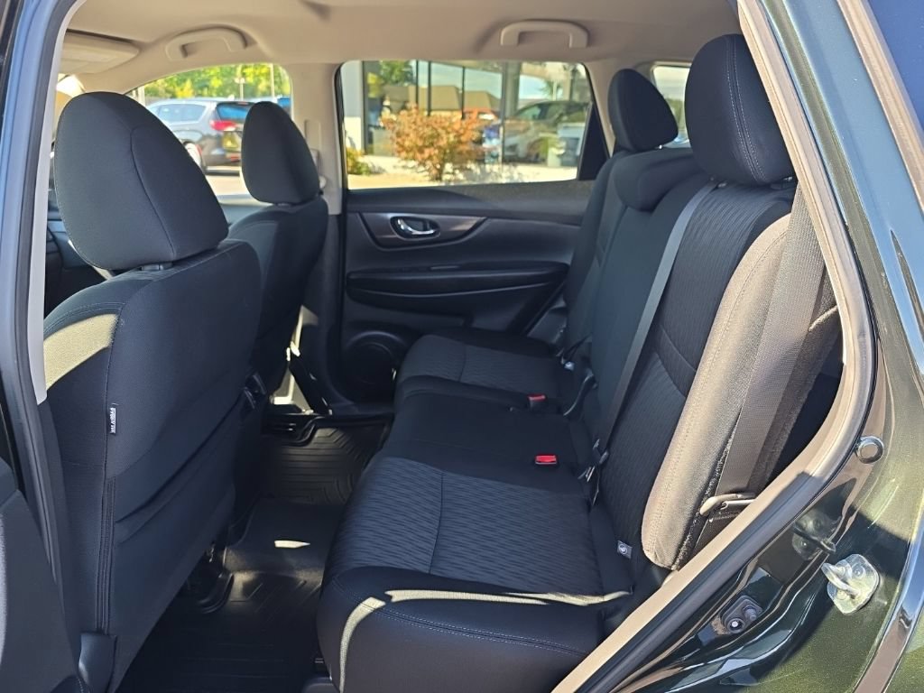 Used 2020 Nissan Rogue SV AWD/4WD image 25