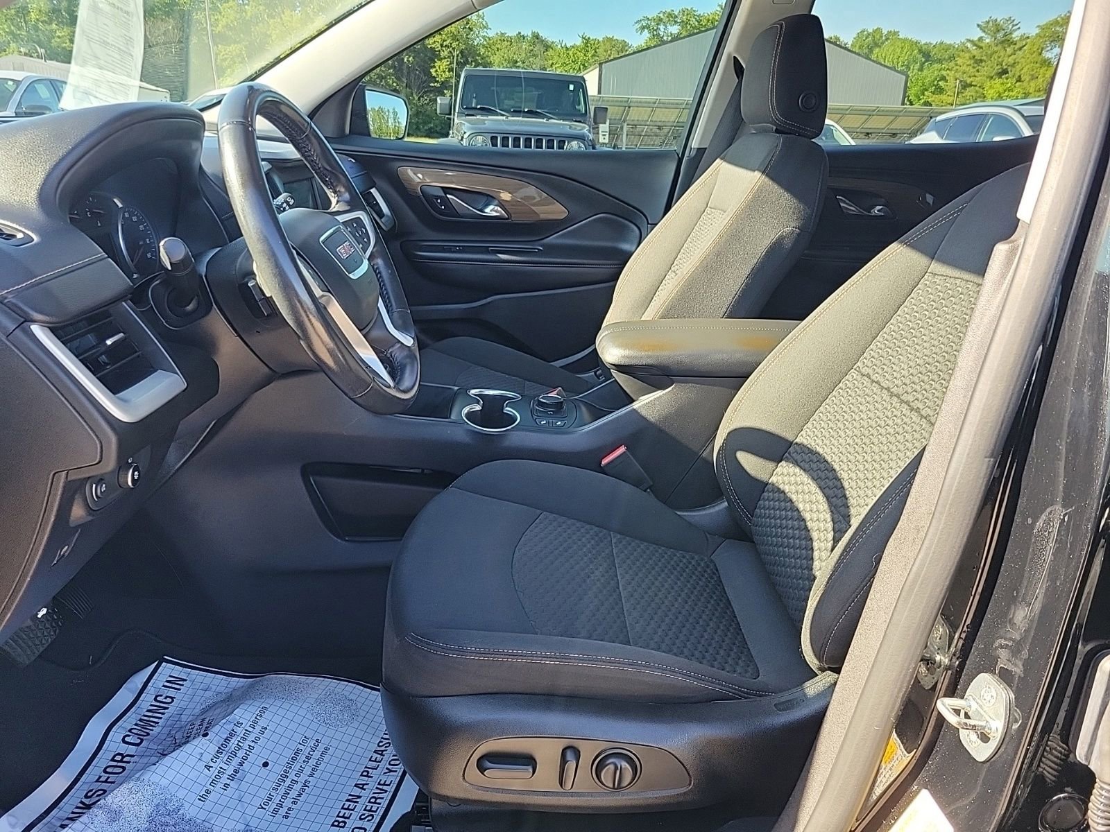 Used 2019 GMC Terrain SLE w/ Driver Convenience Package FWD image 11