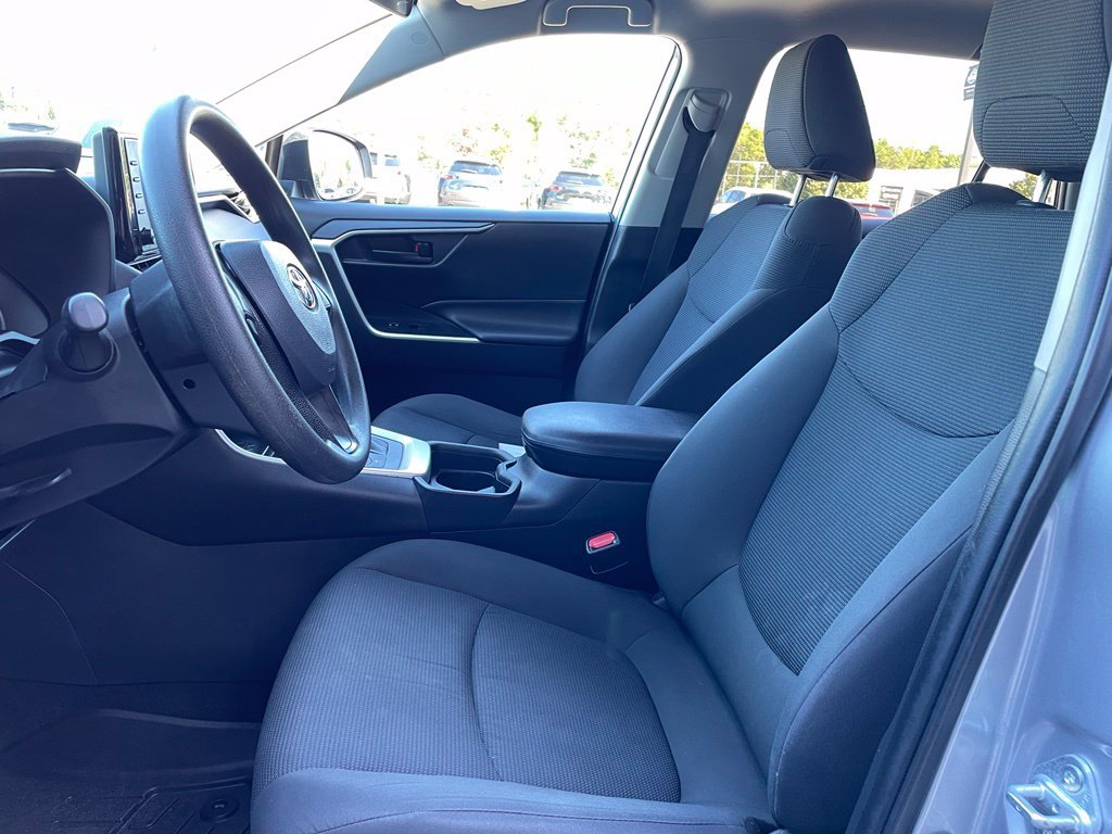 Used 2021 Toyota RAV4 LE w/ Carpet Mat Package (TMS) AWD/4WD image 11