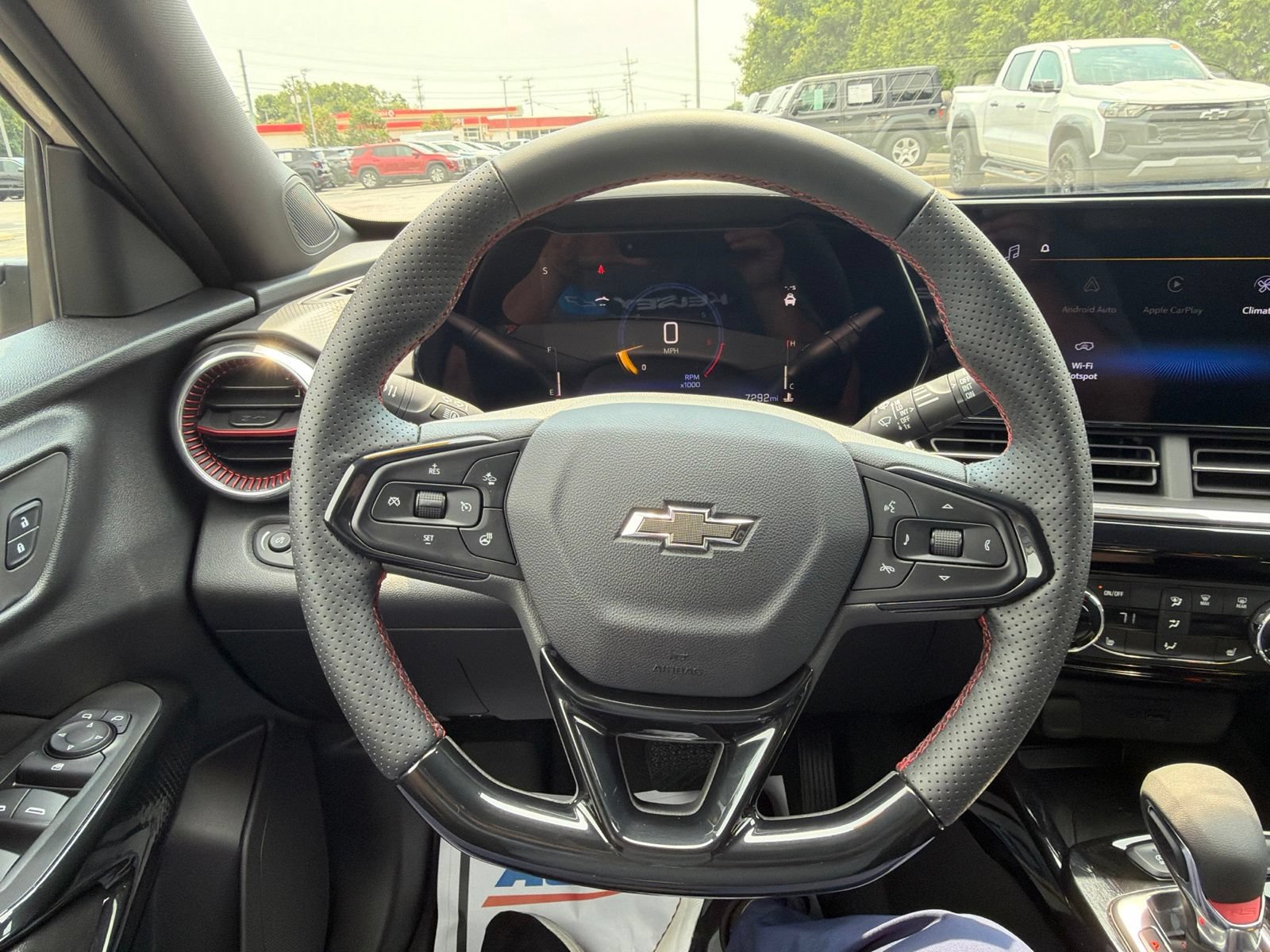 Used 2026 Chevrolet Trax RS w/ Sunroof Package FWD image 19