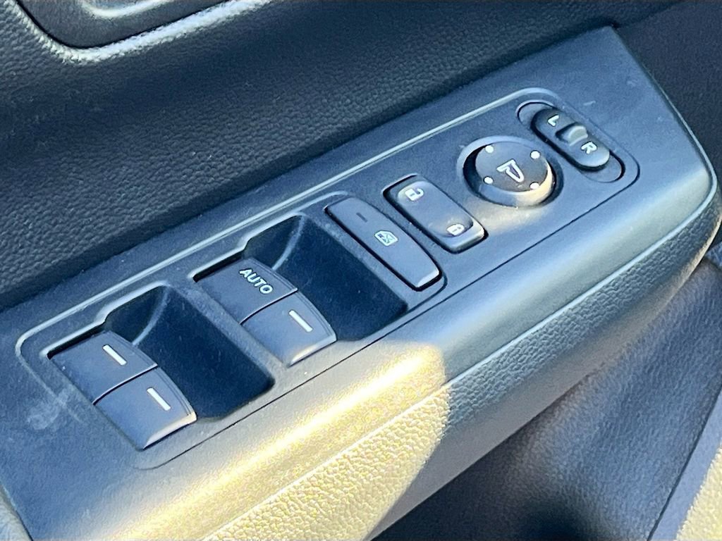 Used 2024 Honda CR-V LX image 17