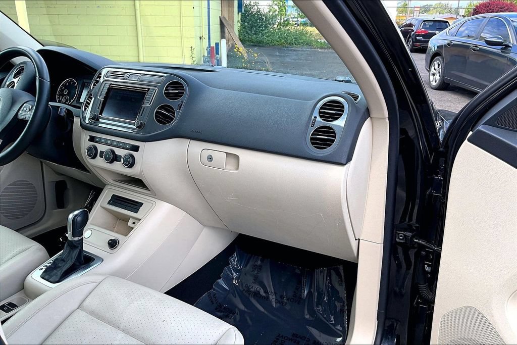Used 2016 Volkswagen Tiguan SE AWD/4WD image 19